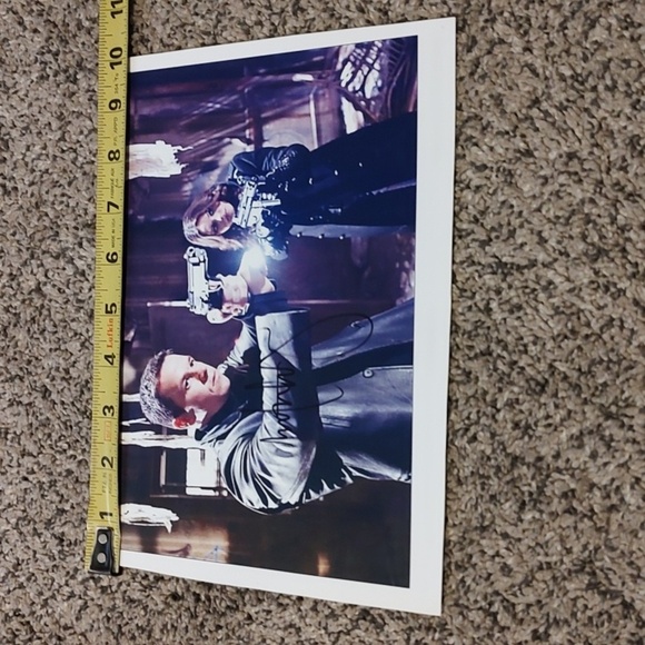 MARK WAHLBERG Signed Autograph Photo - Picture 3 of 5